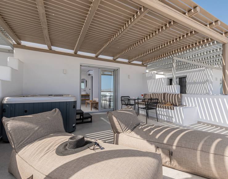 Deluxe Double Rooms with Outdoor Jacuzzi and Garden View at Lianos Village Hotel in Naxos